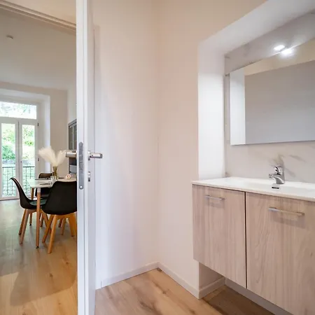 Renzo & Lucia Lakefront With Stunning Views Of * Malgrate