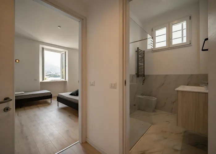 Renzo & Lucia Lakefront With Stunning Views Of * Malgrate