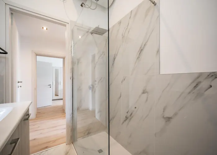 Renzo & Lucia Lakefront With Stunning Views Of Malgrate