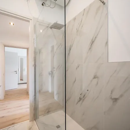 Renzo & Lucia Lakefront With Stunning Views Of Malgrate