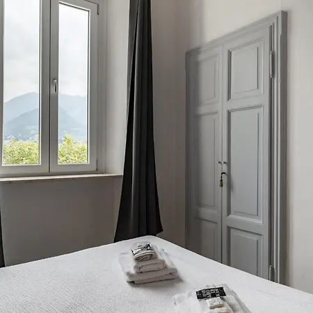 Renzo & Lucia Lakefront With Stunning Views Of 아파트 *