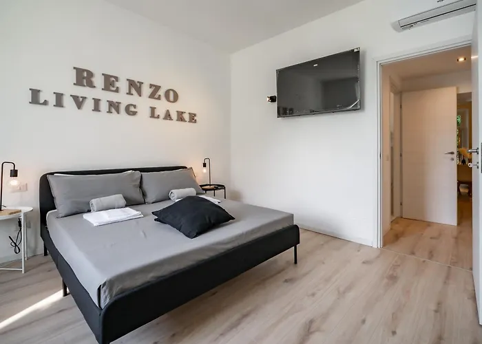 Renzo & Lucia Lakefront With Stunning Views Of Appartement *