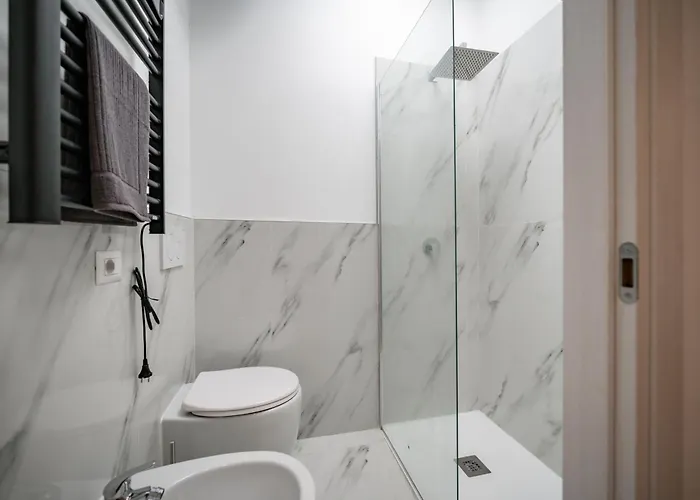 Renzo & Lucia Lakefront With Stunning Views Of * Malgrate