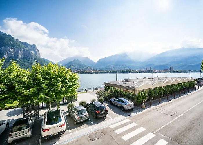 Renzo & Lucia Lakefront With Stunning Views Of Appartement