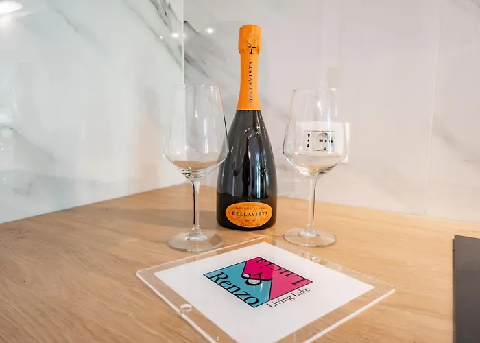 Renzo & Lucia Lakefront With Stunning Views Of Malgrate